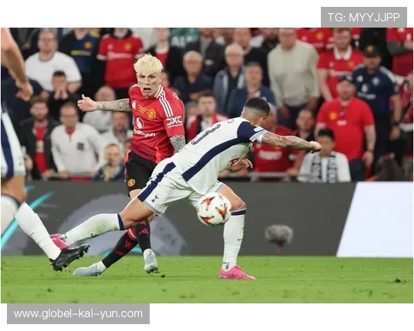 热刺边路的精准传中让比分再次改写——全新战术打破僵局，激情四溢